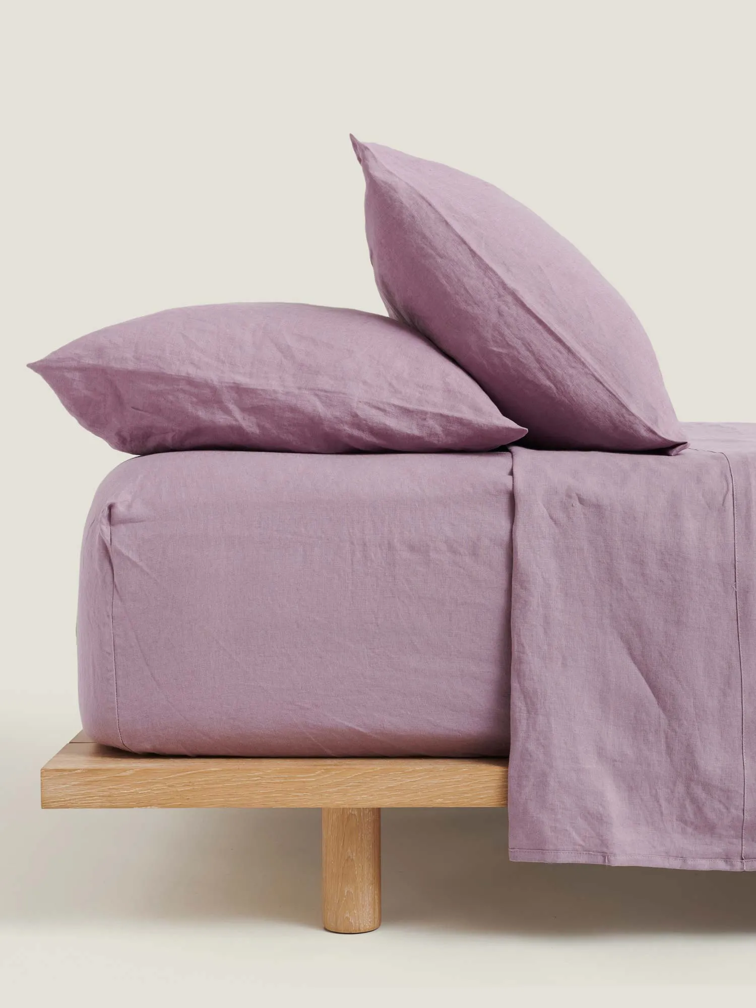 100% Linen Duvet Set in Violet